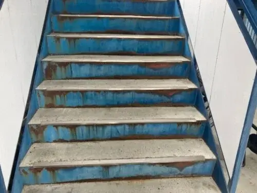 伊賀市 階段塗装 リペイント匠